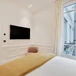 Quiet And Central Apartment